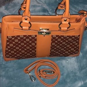 Madison Avenue Jose Hess Handbag (Never Used)🛍👜